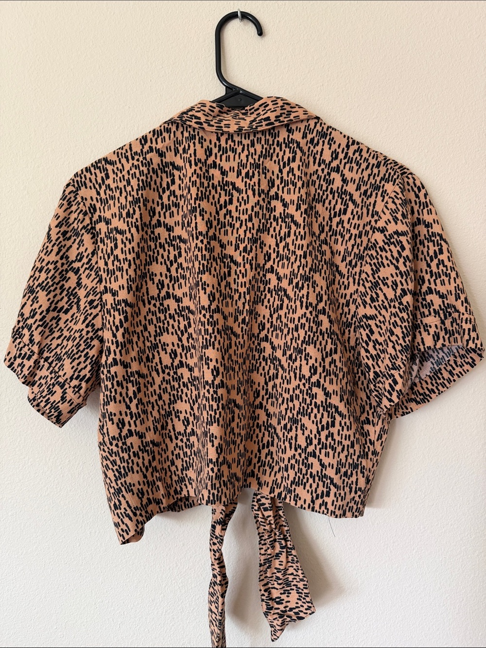 Vintage Tan and Black Speckled Tie-Front Button Down Top - Picture 5 of 5